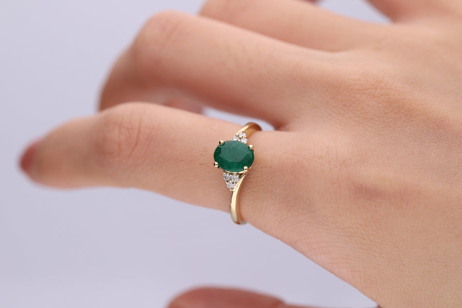 Amelia 10K Yellow Gold Oval-Cut Emerald Ring