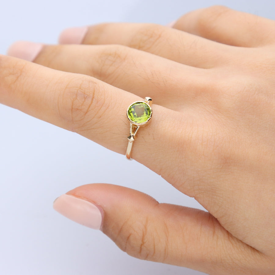 Halle 14K Yellow Gold Round-Cut Manchurian Peridot Ring