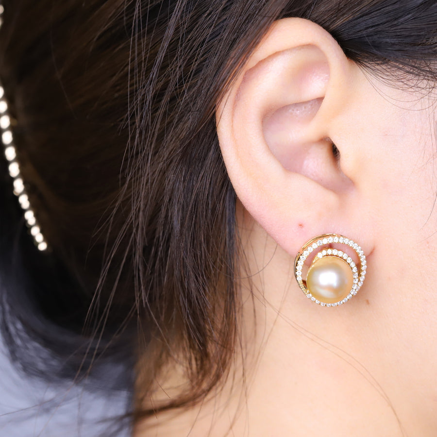 Kamilah 18K Yellow Gold Round-Cut Pearl Earring